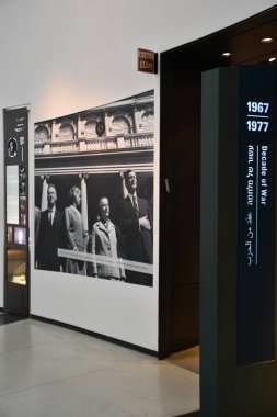 TEL AVIV, ISRAEL - 20 Temmuz 2021 'de İsrail' in Tel Aviv kentindeki Yitzhak Rabin Center.