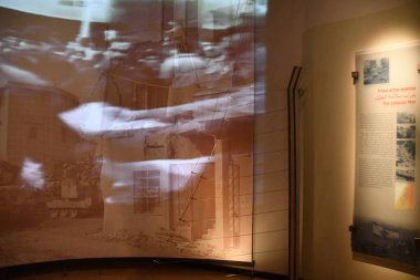 TEL AVIV, ISRAEL - 20 Temmuz 2021 'de İsrail' in Tel Aviv kentindeki Yitzhak Rabin Center.