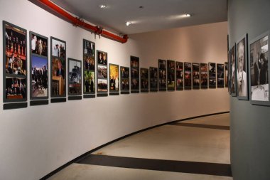 TEL AVIV, ISRAEL - 20 Temmuz 2021 'de İsrail' in Tel Aviv kentindeki Yitzhak Rabin Center.