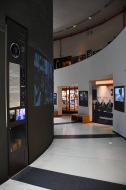 TEL AVIV, ISRAEL - 20 Temmuz 2021 'de İsrail' in Tel Aviv kentindeki Yitzhak Rabin Center.