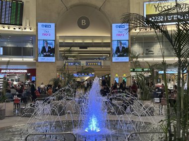 TEL AVIV, ISRAEL - 21 Temmuz 2021 'de İsrail' in Tel Aviv kentindeki Ben Gurion Havaalanı Terminali.