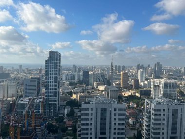 TEL AVIV, ISRAEL - 21 Temmuz 2021 'de İsrail' de Tel Aviv 'in havadan görünüşü.