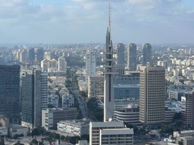 TEL AVIV, ISRAEL - 20 Temmuz 2021 'de İsrail' de Tel Aviv 'in havadan görünüşü.