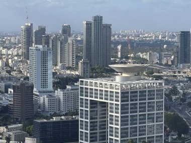 TEL AVIV, ISRAEL - 20 Temmuz 2021 'de İsrail' de Tel Aviv 'in havadan görünüşü.