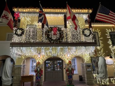 St. Augustine, Florida 'daki Hilton St. Augustine Tarihi Bayfront Oteli' nde 24 Aralık 2022 'de görülen Noel Dekorasyonu..