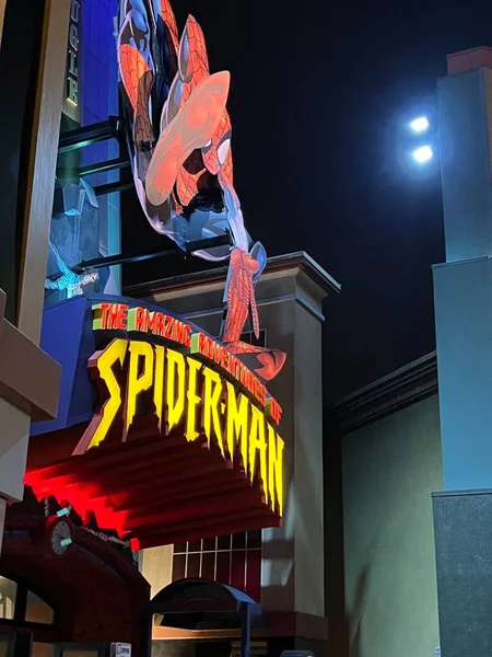 Orlando Dec 在佛罗里达州奥兰多的环球奥兰多度假村乘坐蜘蛛侠的奇妙冒险之旅 见于2022年12月30日 — 图库照片