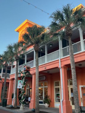 27 Aralık 2022 'de Florida' daki Celebration Town Center 'da kar yağışı bekleniyor..