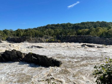 Great Falls Parkı, McLean Virginia 'daki Potomac Nehri' nde.