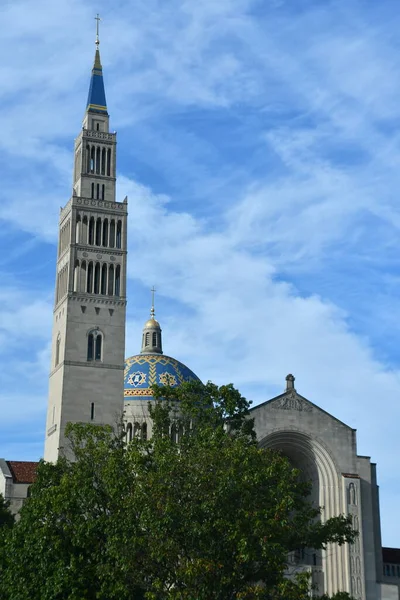 华盛顿 Sep 在2021年9月25日看到的华盛顿国家无瑕受孕神龛的大教堂 — 图库照片