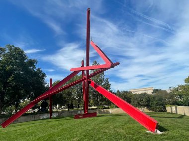 WASHINGTON DC - 25 Temmuz 2021 'de Washington' daki Hirshhorn Müzesi 'nde Mark di Suvero' nun 