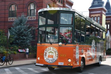 WASHINGTON DC - 25 Eylül 2021 'de görüldüğü üzere, Washington DC' deki Old Town Trolley Tours.