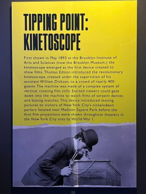 New York Şehri 'nin Manhattan' da 21 Ocak 2023 'te görülen ve sizi New York' un en ünlü siteleri ve anlarına bağlayan üç aşamalı bir yolculuk. Tecrübelerinize göre havada 10 metre asılı kalacaksınız..