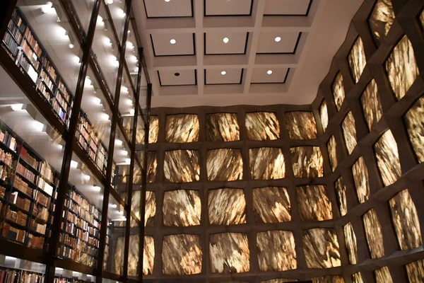 New Haven Feb Beinecke Harvinaiset Kirjat Käsikirjoitukset Kirjasto Yalen Yliopistossa — kuvapankkivalokuva