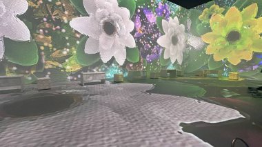 NEW YORK NY - 22 Mart 2023 'te New York' ta Monets Garden - The Immersive Experience.