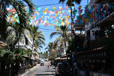 PUERTO VìRTA, MEXICO - 11 Nisan 2023 'te görüldüğü üzere, Puerto Vallarta, Meksika' da şehir çevresinde.