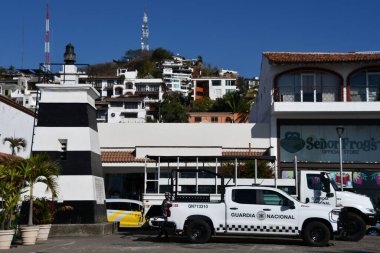PUERTO VìRTA, MEXICO - 11 Nisan 2023 'te görüldüğü üzere, Puerto Vallarta, Meksika' da şehir çevresinde.
