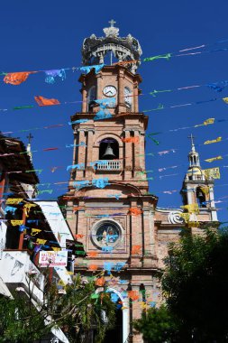 PUERTO VìRTA, MEXICO - 11 Nisan 2023 'te Puerto Vallarta, Meksika' daki Guadalupe Kilisesi.