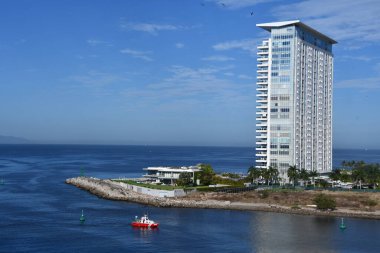 PUERTO VìRTA, MEXICO - 11 Nisan 2023 'te görüldüğü gibi: Tres Mares Beach Residences & Marina, Puerto Vallarta, Meksika.