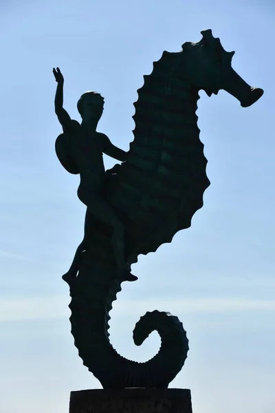 Puerto Vallarta Mexico Rpa 2023年4月11日在墨西哥瓦利亚塔港的Malecon 拉斐尔 萨马里帕雕塑中的海马男孩 — 图库照片