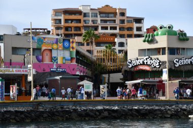 CABO SAN LUCAS, MEXICO - 13 Nisan 2023 'te Meksika' daki Cabo San Lucas kasabasının görüntüsü.