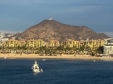 CABO SAN LUCAS, MEXICO - 13 Nisan 2023 'te Meksika' da Cabo San Lucas 'ın görüntüsü.