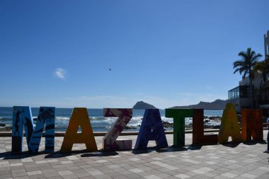 MAZATLAN, MEXICO - 12 Nisan 2023 'te görüldüğü üzere Meksika' da Mazatlan işareti.