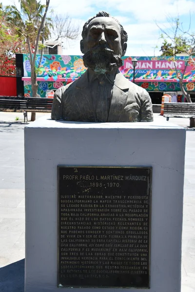 San Jose Πcabo Mexico Rpa 2023年4月13日在墨西哥圣何塞德尔卡波Mijares广场的Pablo Martinez Marquez教授雕像 — 图库照片