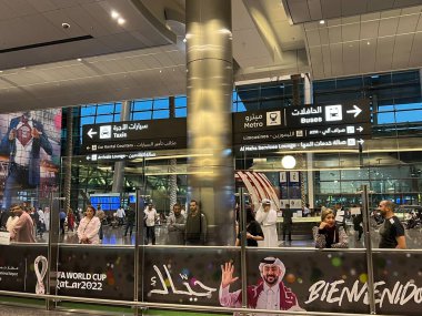 DOHA, Katar - 11 Şubat 2023 'te Katar' ın Doha kentindeki Hamad Uluslararası Havalimanı 'ndaki Terminal Binası.