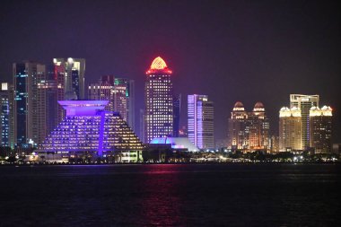 DOHA, Katar - 11 Şubat: 11 Şubat 2023 'te Katar' da Doha 'nın Skyline' ı.