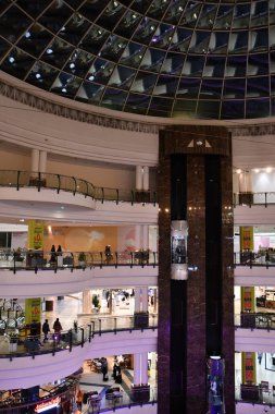 DOHA, Katar - 12 Şubat 2023 'te Katar' daki Şehir Merkezi Doha Alışveriş Merkezi.