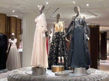 DOHA, Katar - 12 Şubat 2023 'te Katara, Katar' daki Katara Plaza 'daki Galeriler Lafayette' de görüldü..