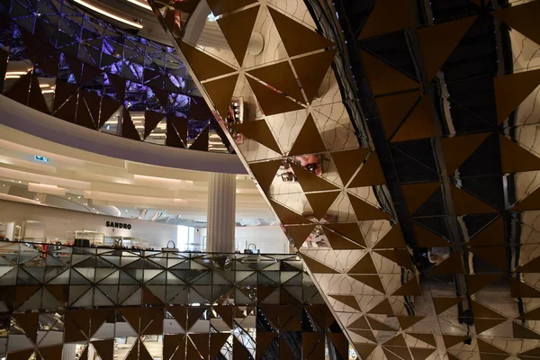 Doha Qatar Feb Galeries Lafayette Katara Plaza Doha Qatar Gezien — Stockfoto