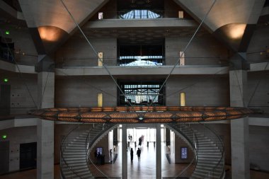DOHA, Katar - 12 Şubat 2024 'te Katar' ın Doha kentindeki İslam Sanatları Müzesi.