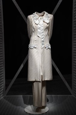 DOHA, Katar - 13 Şubat 2023 'te Katar' ın Doha kentindeki M7 Tasarım ve Teknoloji Müzesinde Ebedi Valentino Sergisi.