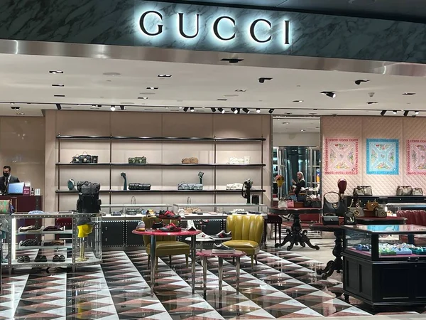Gucci store at King of Prussia Mall in Pennsylvania – Stock Editorial Photo  © sainaniritu #157761808