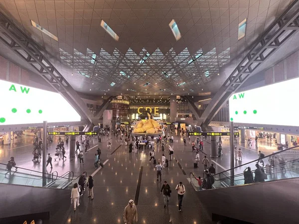 Doha Qatar Feb Τερματικό Κτίριο Στο Διεθνές Αεροδρόμιο Hamad Στη — Φωτογραφία Αρχείου