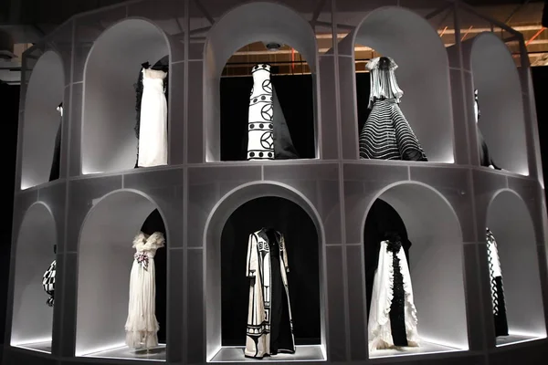 Doha Qatar Feb Exposição Para Sempre Valentino Museu Design Tecnologia — Fotografia de Stock