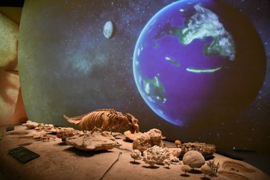 DOHA, Katar - 13 Şubat 2023 'te Katar' ın Doha kentindeki Ulusal Katar Müzesi.
