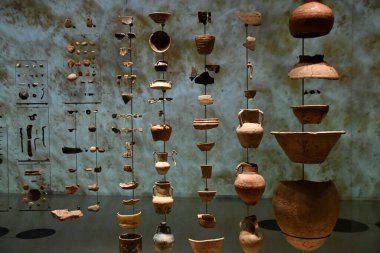 DOHA, Katar - 13 Şubat 2023 'te Katar' ın Doha kentindeki Ulusal Katar Müzesi.