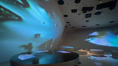 DOHA, Katar - 13 Şubat 2023 'te Katar' ın Doha kentindeki Ulusal Katar Müzesi.