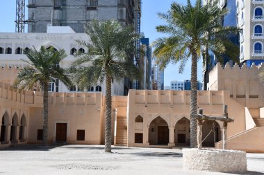 DOHA, Katar - 13 Şubat 2023 'te Katar' ın Doha kentindeki Katar Ulusal Müzesi 'nde açık hava sergileri.