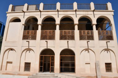 DOHA, Katar - 13 Şubat 2023 'te Katar' ın Doha kentindeki Katar Ulusal Müzesi 'nde açık hava sergileri.