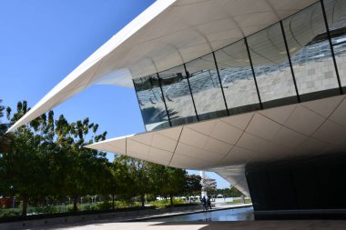 DUBAI BAE - 16 Şubat; Etihad Müzesi Dubai, BAE, 16 Şubat 2023 tarihinde görüldüğü gibi. Birleşik Arap Emirlikleri 'nin mirasını sosyal, politik, kültürel, bilimsel ve askeri tarih alanlarında toplar, korur ve sergiler..