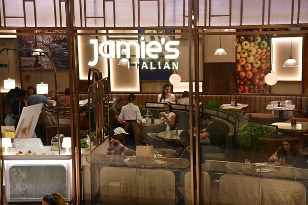 Dubai Emirati Arabi Uniti Feb Jamies Italian Restaurant Jamie Oliver — Foto Stock