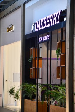 DUBAI BAE - 17 Şubat 2023 'te Dubai, BAE' deki Dubai Hills Alışveriş Merkezi 'nde Oakberry Acai Bowls.