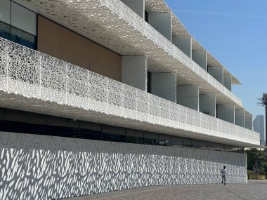 DUBAI, BAE - 16 Şubat 2023 'te Dubai, BAE' deki Jumeirah Körfezi Adası 'ndaki Bulgari Resort.