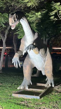 DUBAI, BAE - 19 Şubat 2023 'te Dubai, BAE' deki Dubai Garden Glow 'daki Dinozor Parkı.