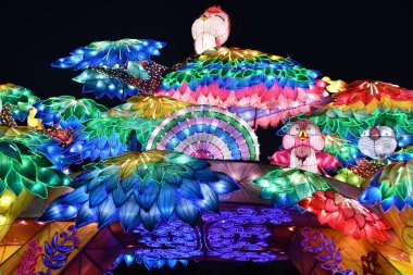 DUBAI, BAE - 19 Şubat: Dubai, BAE 'deki Dubai Garden Glow, 9 Şubat 2023.