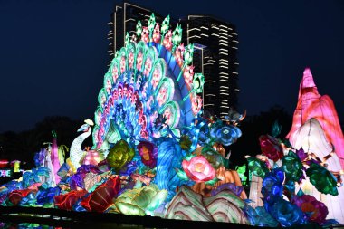 DUBAI, BAE - 19 Şubat: Dubai, BAE 'deki Dubai Garden Glow, 9 Şubat 2023.