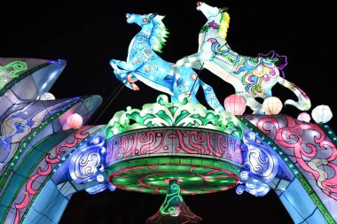 DUBAI, BAE - 19 Şubat: Dubai, BAE 'deki Dubai Garden Glow, 9 Şubat 2023.